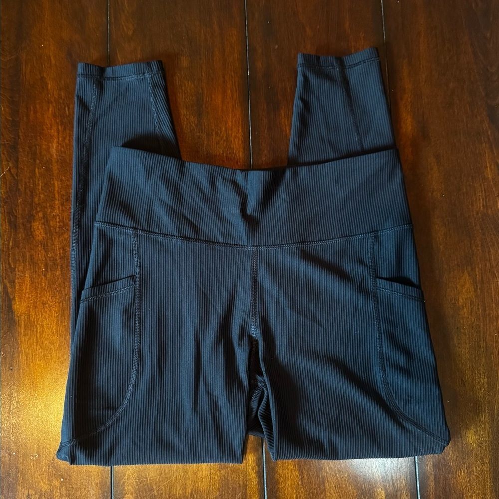 2 Pairs Old Navy Black & Camo Leggings Set Large - Picture 6 of 10